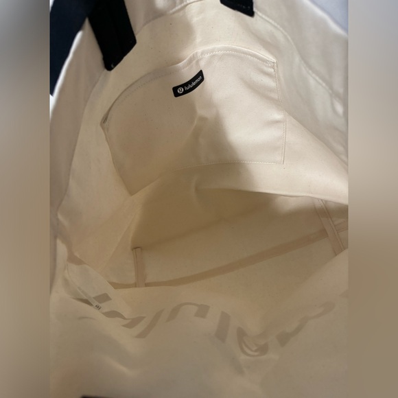 NWT Lululemon double handle canvas tote 17L cream black - Picture 5 of 14